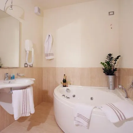 Blue Relais Garda Hotel 3*